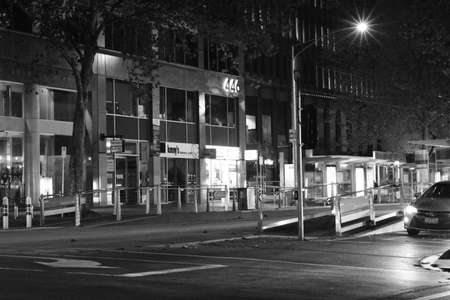 Walking in Melbourne city at night, B&Wのeditorial素材
