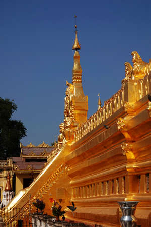 Shwezigon Pagoda, Bagan, Myanmarのeditorial素材