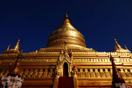 Shwezigon Pagoda, Bagan, Myanmarのeditorial素材