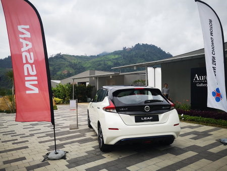 Bukit Tinggi Pahang,Malaysia - 24 Julai, 2019: Nissan Leaf Electric Car at motorshow in Aurel Sanctuary Bentong Pahangのeditorial素材