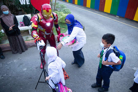 Alor Setar Kedah,Malaysia-March 1,2021:The first day of the school session for preschool students in Alor Setar during the Covid-19 pandemic season is hitting the world.のeditorial素材