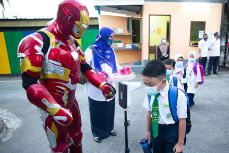 Alor Setar Kedah,Malaysia-March 1,2021:The first day of the school session for preschool students in Alor Setar during the Covid-19 pandemic season is hitting the world.のeditorial素材