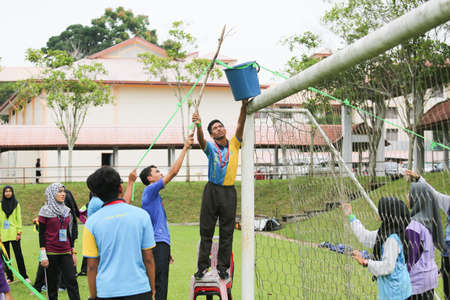 Kedah Malaysia - Circa Mei 2016 :  a group of Northern Malaysia University (UUM) students in outdoor and indoor activity for team building programmer.のeditorial素材
