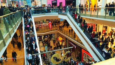 Busy shopping mallのeditorial素材