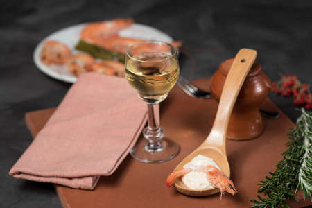 cooked prawns and served on a table ready to eatの写真素材