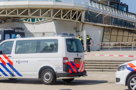 Den Haag, Scheveningen Pier, Niederlande - August 07  2014  Occupation and protest by squatters on Thursday morning 07 2014  The pier was cleared of about 15 squatters by a police operation and the attached banners were removed  Der1961 opened Pier was clのeditorial素材