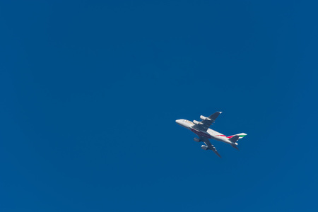 ESSEN KETTWIG, NRW, GERMANY - NOVEMBER 28, 2016: Emirates Airbus A-380 during the start-up process at Dusseldorf Airport.のeditorial素材