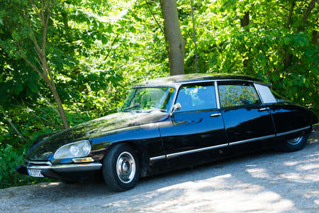 HEILIGENHAUS, NRW, GERMANY - MAY 06, 2018: CitroÃ«n DS 21 classic French luxury convertible. Photographed during a walk.のeditorial素材