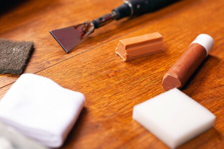 Laminate and parquet restoration wood repair tool kit wax pencils sealing scratches and chips...