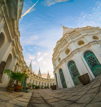 White pagoda in Wat-Prayoon Rawongsawas, Bangkok, Thailandの写真素材