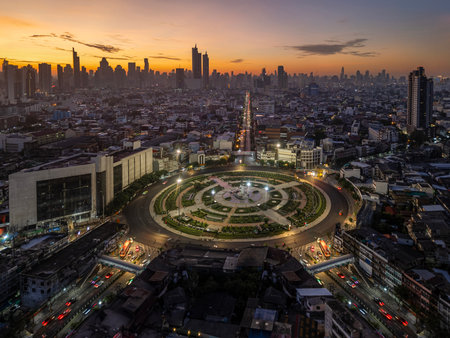 Wong Wian Yai is a large roundabout (traffic circle) inÂ Thonburi, Bangkok, Thailand. Where the...