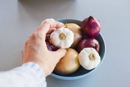 onion family red onion garlic close upの写真素材