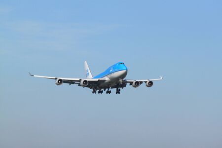 October, 22nd 2011, Amsterdam Schiphol Airport PH-BFV KLM Royal Dutch Airlines Boeing 747-406 landing on Polderbaanのeditorial素材