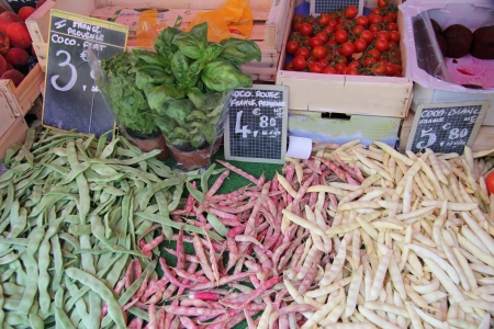 Fresh green, red and white beans at a French market stallのeditorial素材