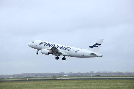 March, 27th 2015, Amsterdam Schiphol Airport  OH-LVH Finnair Airbus A319-100  Polderbaan Runwayのeditorial素材