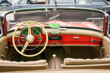 Engine of an old carの写真素材