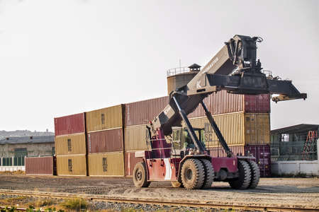 Valparaiso, February 2011. Mobile crane in the port sector. 10 million tons of goods transferred in 2011, Valparaiso is the main industrial port of Chile. のeditorial素材