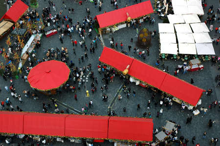 Marketplace during the Easter celebrations in Prague. Crowds of people on the Old town square. の写真素材