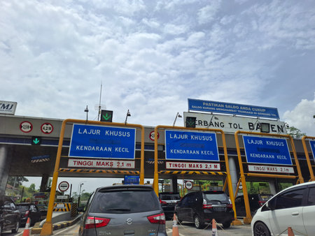 View of the exit toll road crowds during the Christmas and New Year holidays, Trans Java Toll Road (Exit Tol Bawen) in Central Java, Indonesia. 25 December 2024の写真素材
