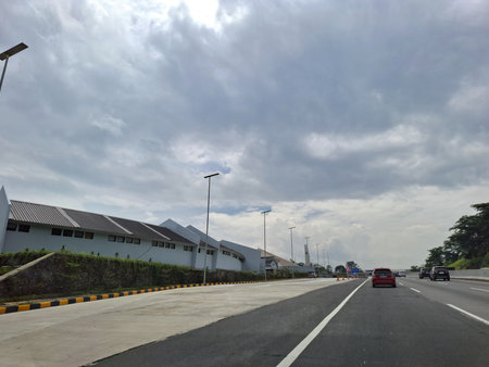 View of the toll road crowds during the Christmas and New Year holidays, (Jalan Tol Semarang - Bawen) in Central Java, Indonesia.26 December 2024の写真素材