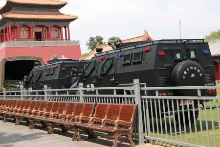 Armed vehicles outside the palaceのeditorial素材