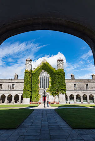View from the entrance archway of the Quadrangle building in  Galway city Universityのeditorial素材