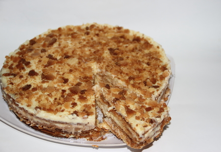 cake in layers of baked shortcrust pastry and typical custard from the Jewish kitchen