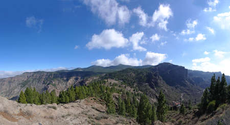 Panoramic view of the mountain massif of Pico de las Nieves and Roque Nublo, Gran Canariaの写真素材