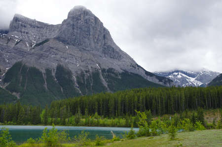 A lake on the Smith Dorrien Spray Trail in Kananaskis, Western Alberta Canadaのeditorial素材