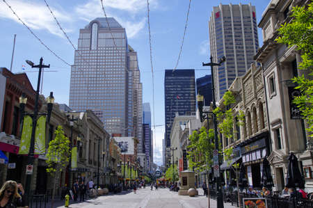 CALGARY, CANADA - MAY 26: Tourists stroll along historic Stephen Avenue in downtown Calgary on May 26, 2016. Calgary, Alberta, Canadaのeditorial素材