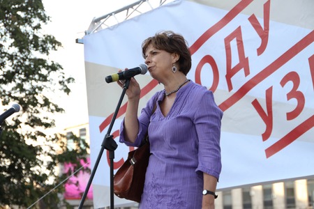 Moscow, Russia - July 26, 2012. The journalist Zoya Svetova supports political prisoners on meeting. The first meeting in protection of the prisoners arrested for protest events on Bolotnaya Square on May 6, 2012 in Moscowのeditorial素材