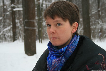 Khimki, Moscow region, Russia - February 3, 2011. Yevgenia Chirikova in the Khimki forest, told the journalists about the importance of this ecosystem. Defenders of the Khimki forest are guided tours for journalists.のeditorial素材