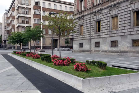 particular everyday landscape in the city: planning public gardens flowerbedのeditorial素材