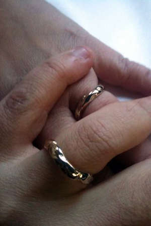 rings, wedding rings for marriage, who join hands, hearts coming together for lifeの写真素材