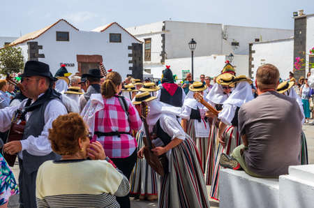 The traditional market of the town of Teguise attracts as every Sunday a large number of visitors and tourists to its streets, full of shops and traditional attractions. It is the most important traditional market in the island of Lanzaroteのeditorial素材