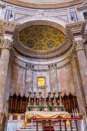Ancient roman pantheon temple, interior altarのeditorial素材