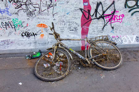 Old bike near the Berlin wallのeditorial素材