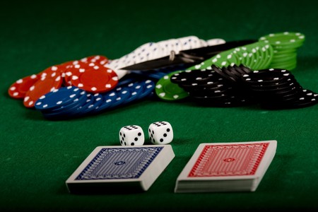  Casino gambling chips on green tableのeditorial素材