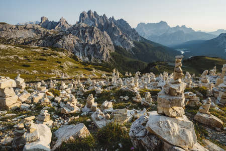 View towards Cadini di Misurina on hiking trail around Tre Cime national park, Dolomites, Italy, Europeの写真素材