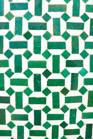 A Green Geometrical Pattern of Rectangles and Diamonds in a Tile