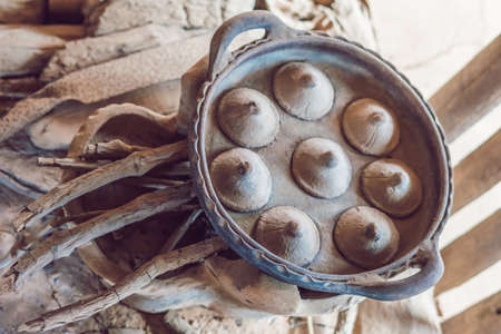 Ancient Vietnamese dishes for cooking traditional Vietnamese food.