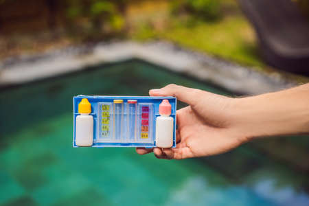 Measurement of chlorine and PH of a poolの写真素材