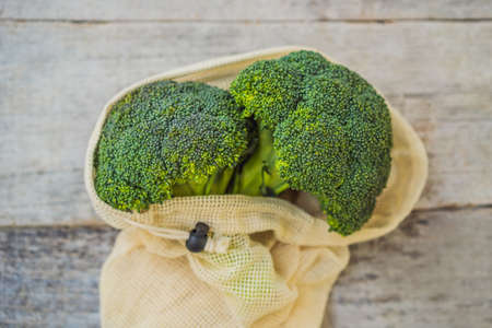 Broccoli in a reusable bag. Zero waste concept.の写真素材