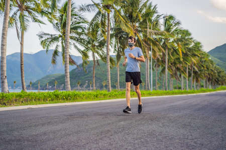 Runner wearing medical maskの写真素材