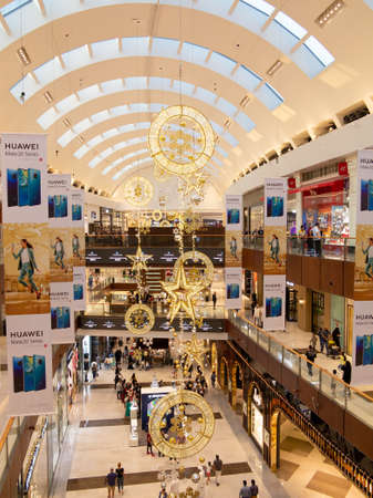 Dubai, United Arab Emirates - December 21, 2018: interior of Dubai Mallのeditorial素材