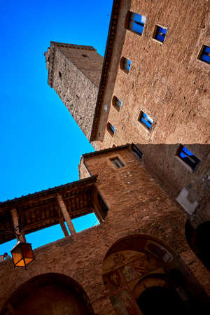 San gimignano Piazza Della Cisterna Tuscany Italyのeditorial素材