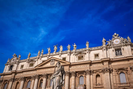 st Peterâs basilica Vatican City Rome Italyのeditorial素材