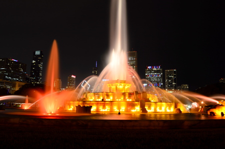 Chicago, Illinois - USA - July 2, 2016: Buckingham Fountain Yellow Lightsのeditorial素材