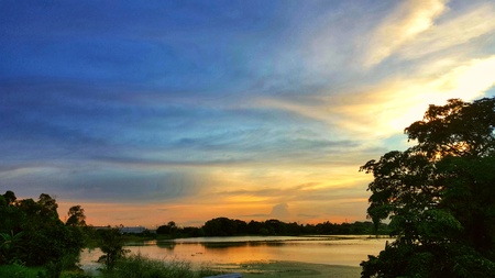 Golden sky in the evening The sun is fallingの写真素材