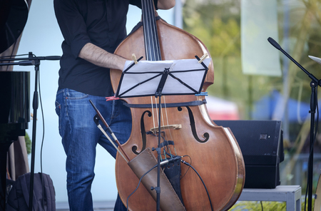 Jazz musician plays on contrabass 2の写真素材
